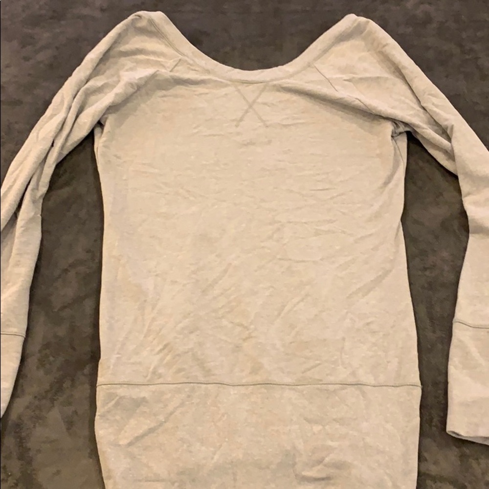 V back Reebok long sleeve t shirt